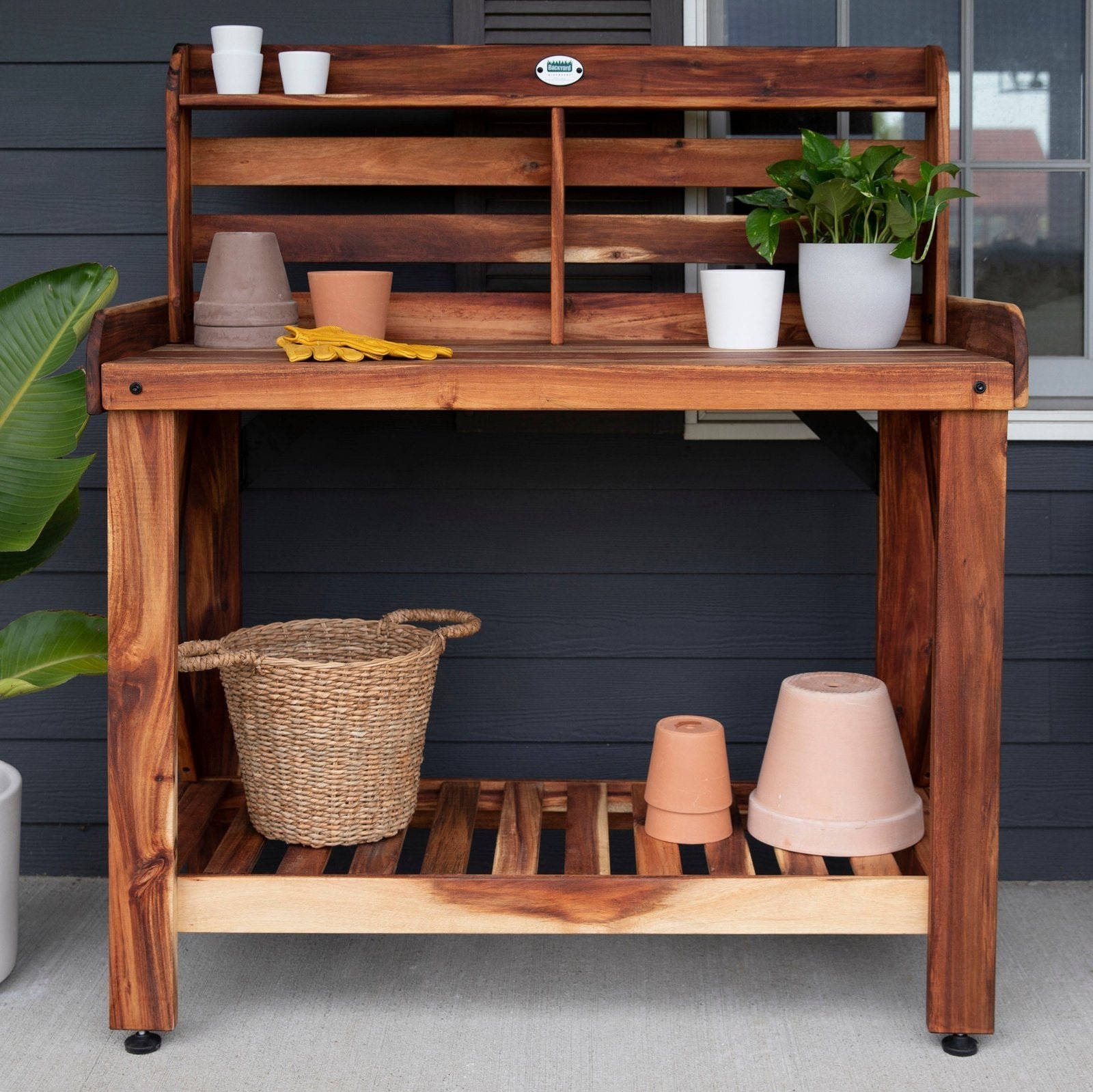 P1-Potting-Table-OutdoorFront-1