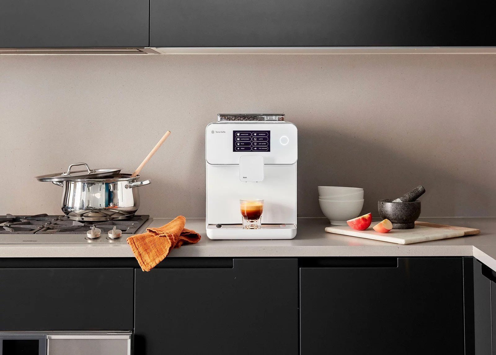 TK01_W_lifestyle_02_1ef9e02d-1b11-455b-a95d-83143ae44413-1